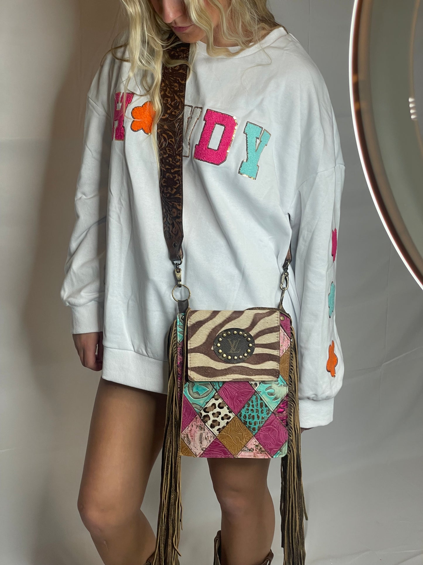 Gorgeous Colors on this all leather upcycled bag 💕