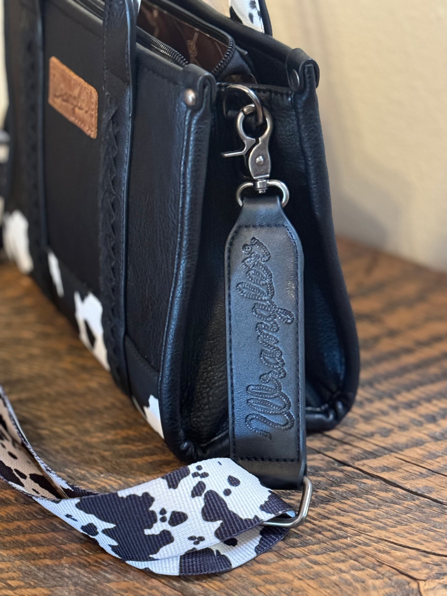 Wrangler Whipstitch crossbody tote Black and White