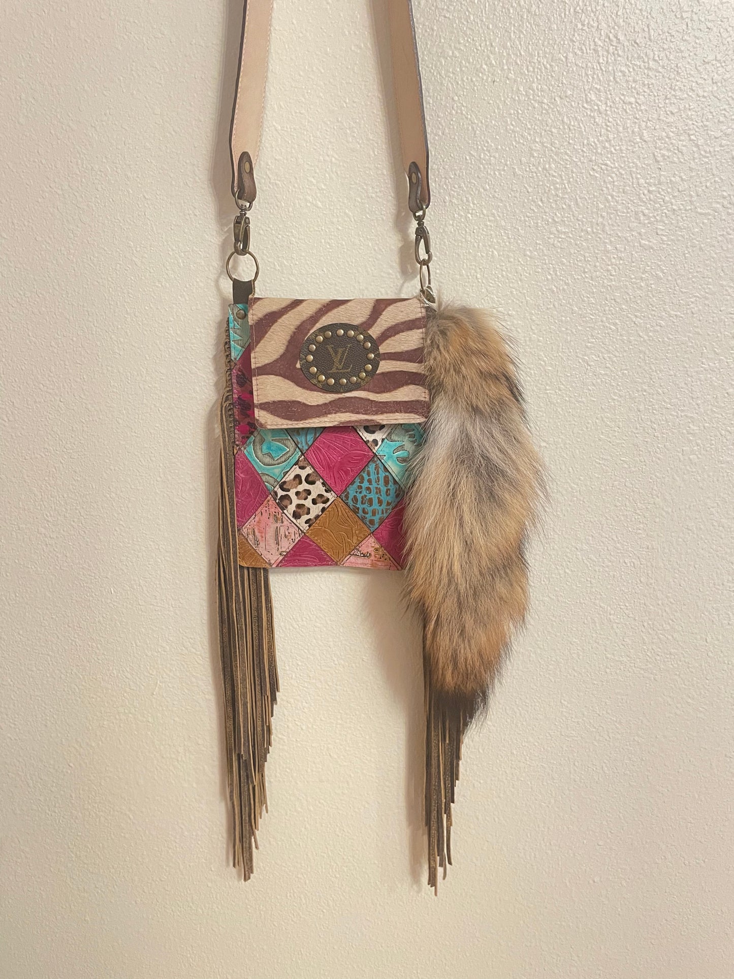 Gorgeous Colors on this all leather upcycled bag 💕