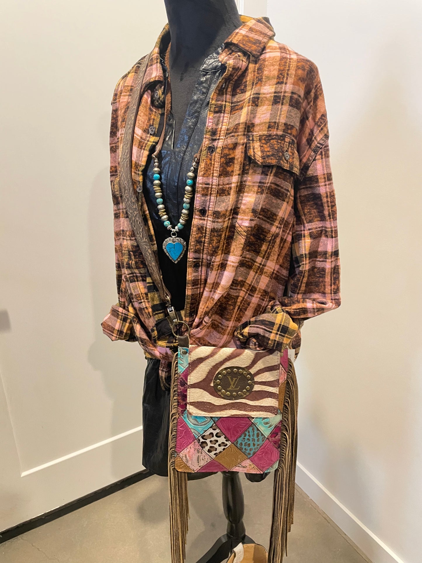 Gorgeous Colors on this all leather upcycled bag 💕