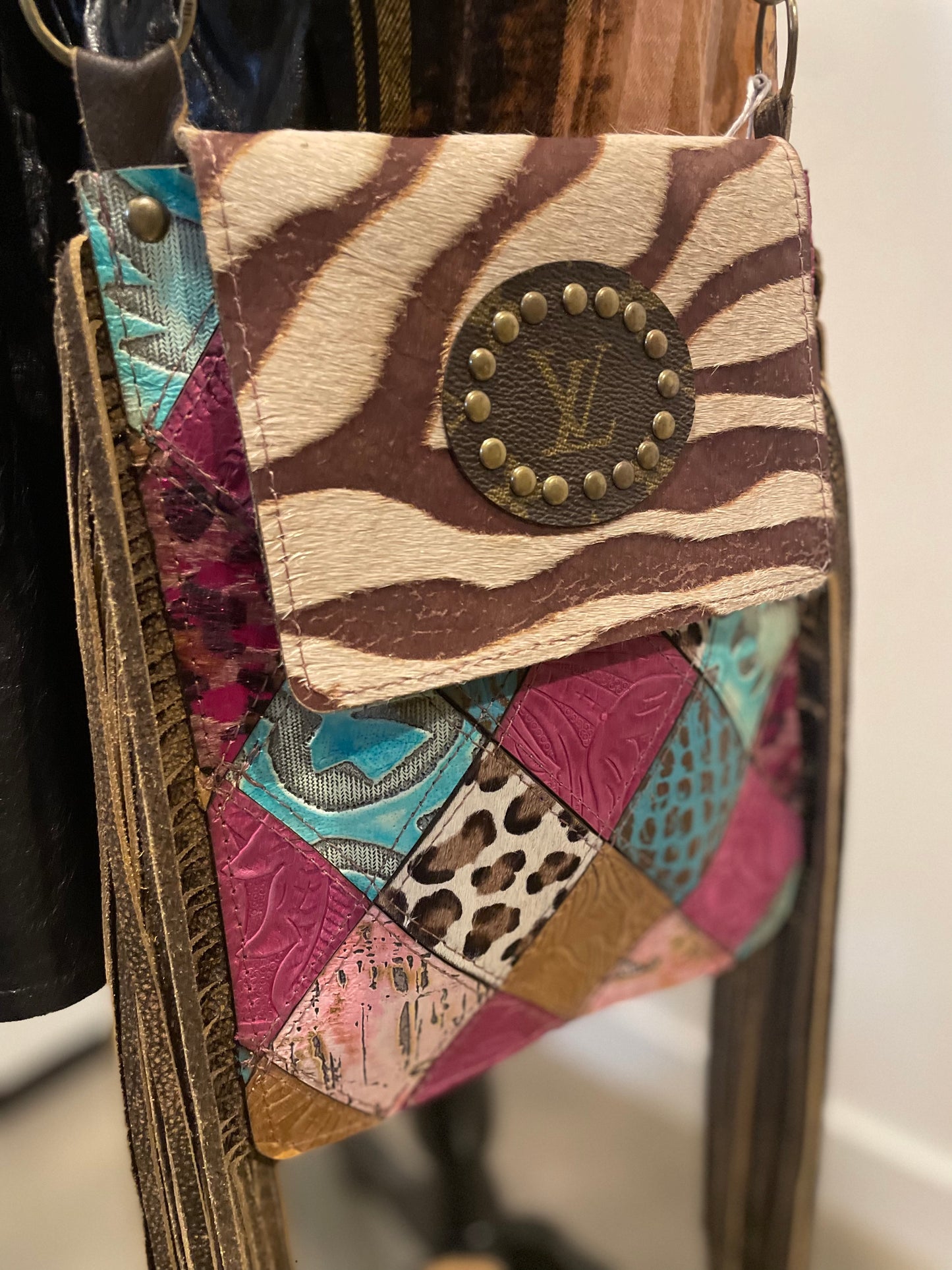 Gorgeous Colors on this all leather upcycled bag 💕