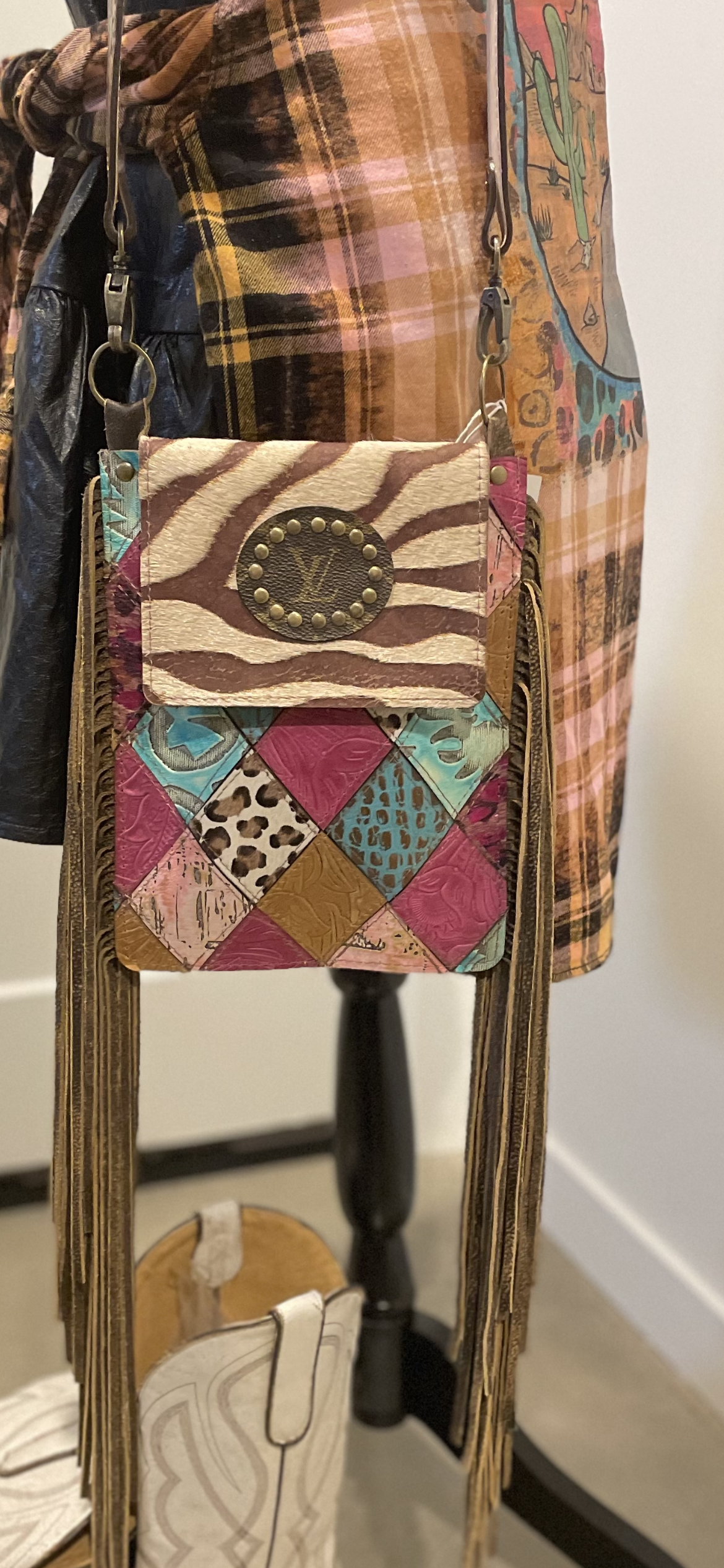 Gorgeous Colors on this all leather upcycled bag 💕