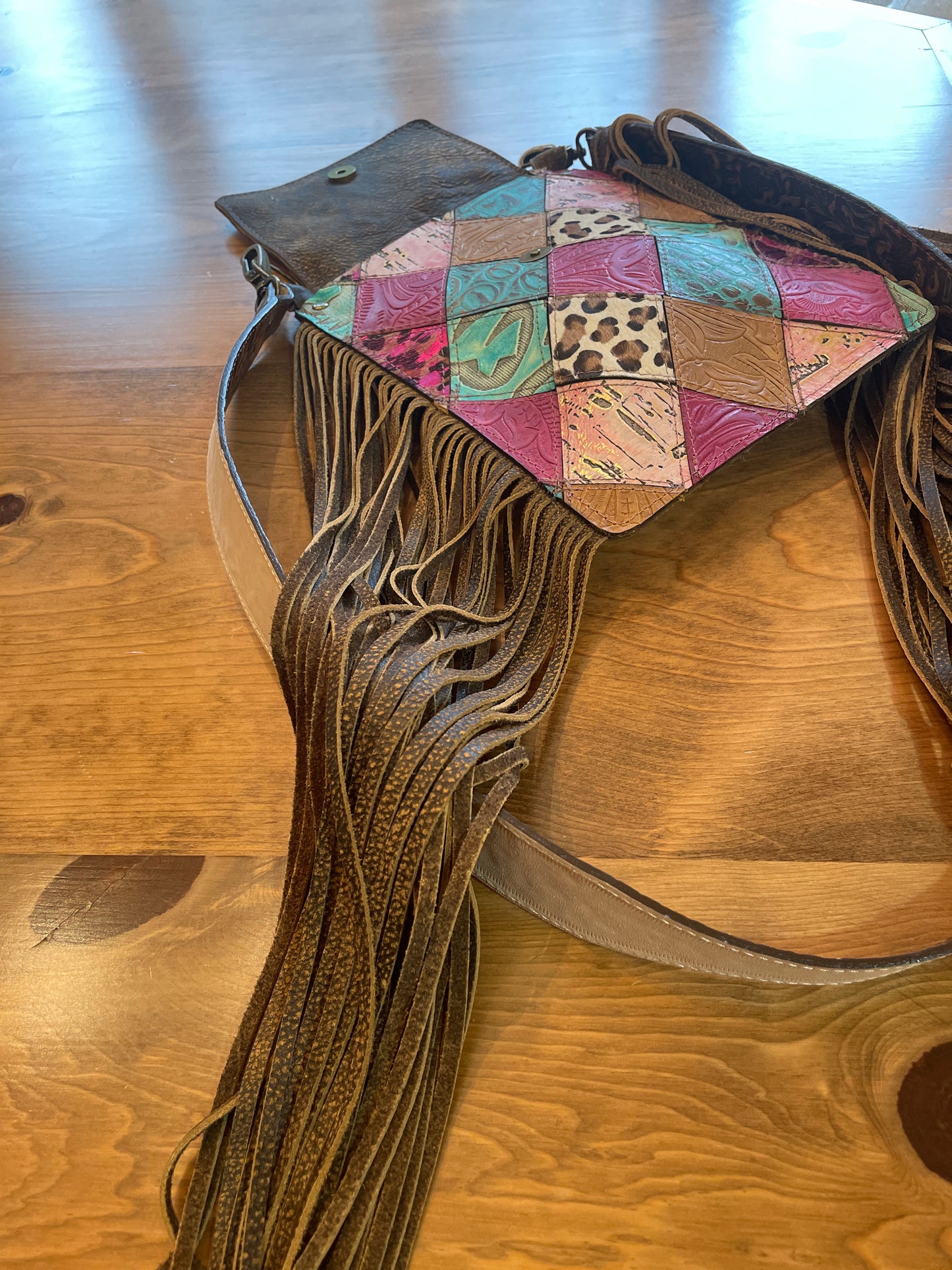 Gorgeous Colors on this all leather upcycled bag 💕