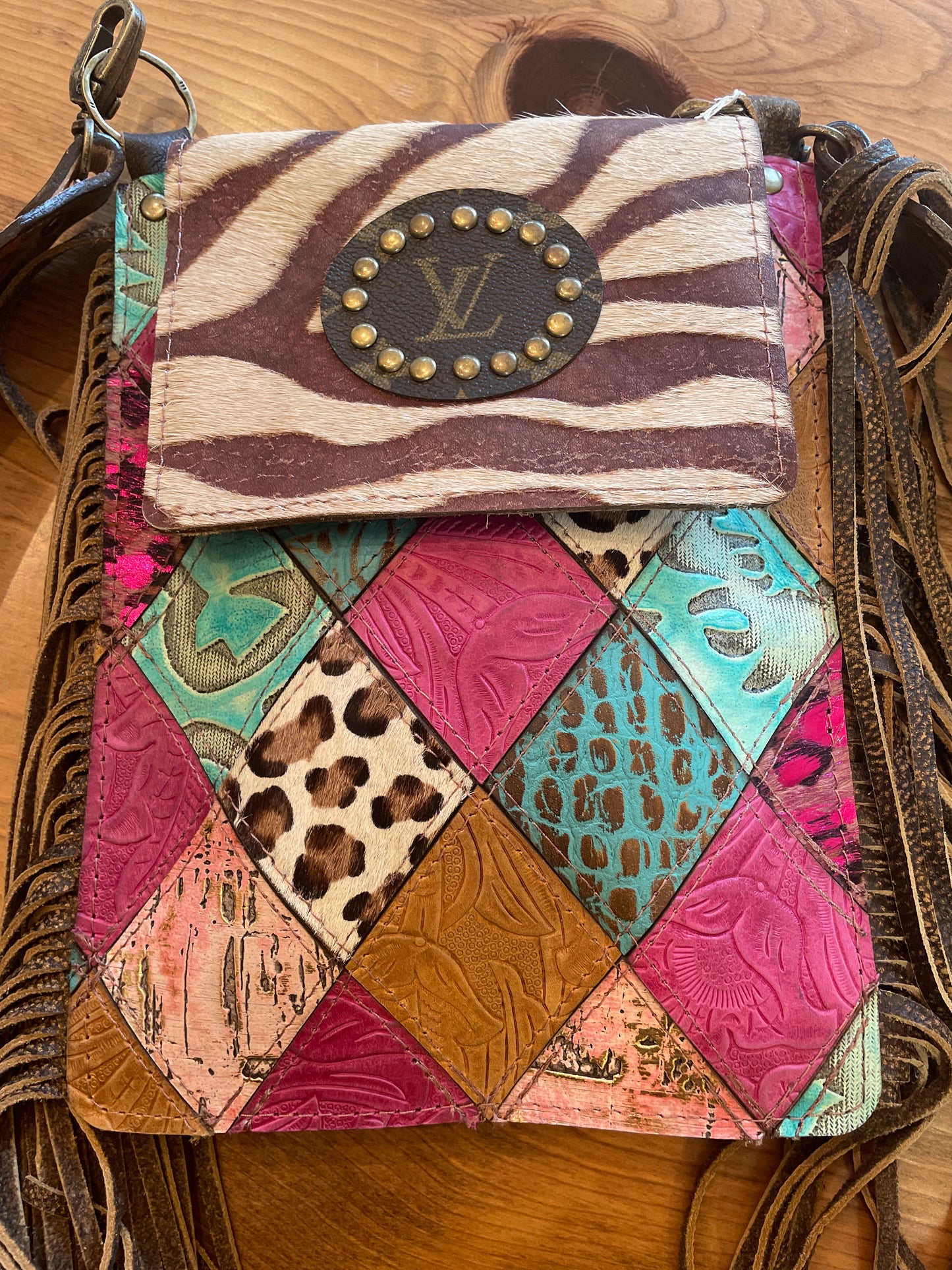 Gorgeous Colors on this all leather upcycled bag 💕