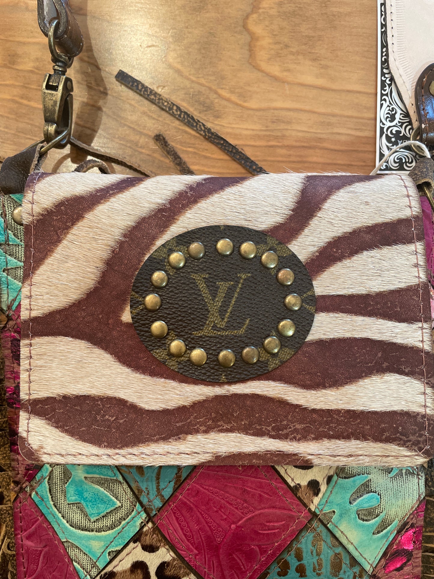 Gorgeous Colors on this all leather upcycled bag 💕